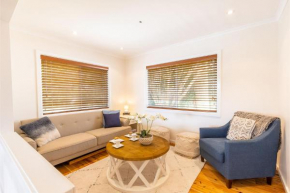 54 Government Road fantastic house with WiFi Air Con